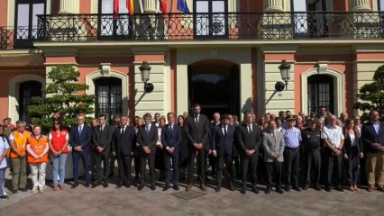 Minuto de silencio en Murcia por víctimas de incendio en discoteca