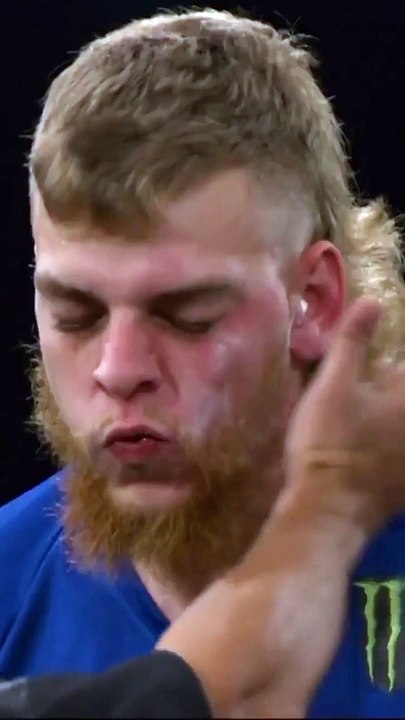 Une baffe au ralenti : Ça laisse forcément des dégâts !