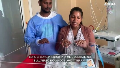 Partorisce in volo fra Dubai e Milano, due medici a bordo l'assistono