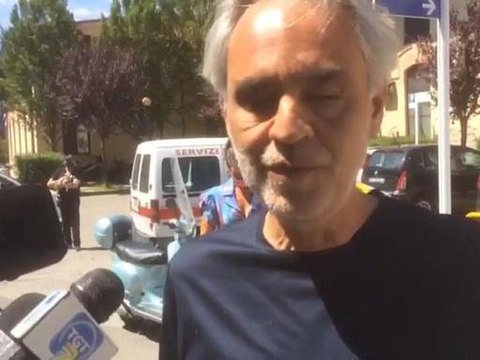 Coronavirus, Bocelli: «Ho scoperto di essere positivo e mi sono tuffato in piscina»