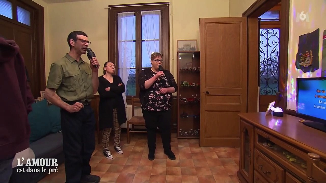 Charles raconte les coulisses de son "coup de foudre" pour Véronique dans "L'Amour est dans le pré"