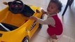 Filho de Viviane Araújo encanta ao pilotar carrinho