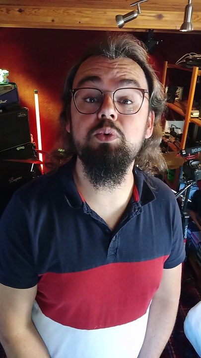 Originale VS Parodie Vs Parodie Vs Parodie ! 4 chansons en battle, VOUS décidez qui l'emporte  A vos votes !