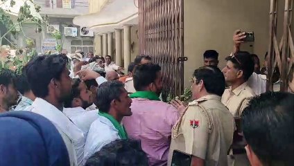 फसलों के मुआवजे की मांग, सादुलशहर विधायक से किसानों की तकरार