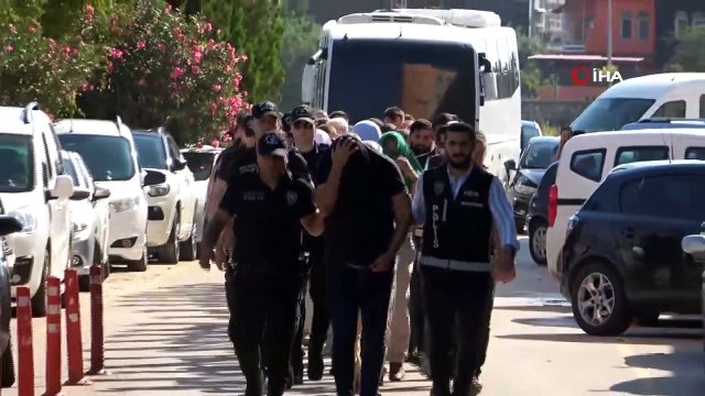 Adana'da Çukurova ve Seyhan Belediyelerine düzenlenen rüşvet operasyona ilişkin 13 kişi tutuklandı