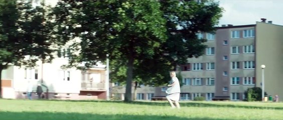 Une femme sur le toit Bande-annonce (EN)