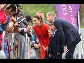La duchessa Kate abbaglia vestita di bianco mentre George e Charlotte gioiscono al Queen's Platinum
