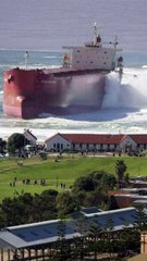 a cargo ship ran outside the australian town