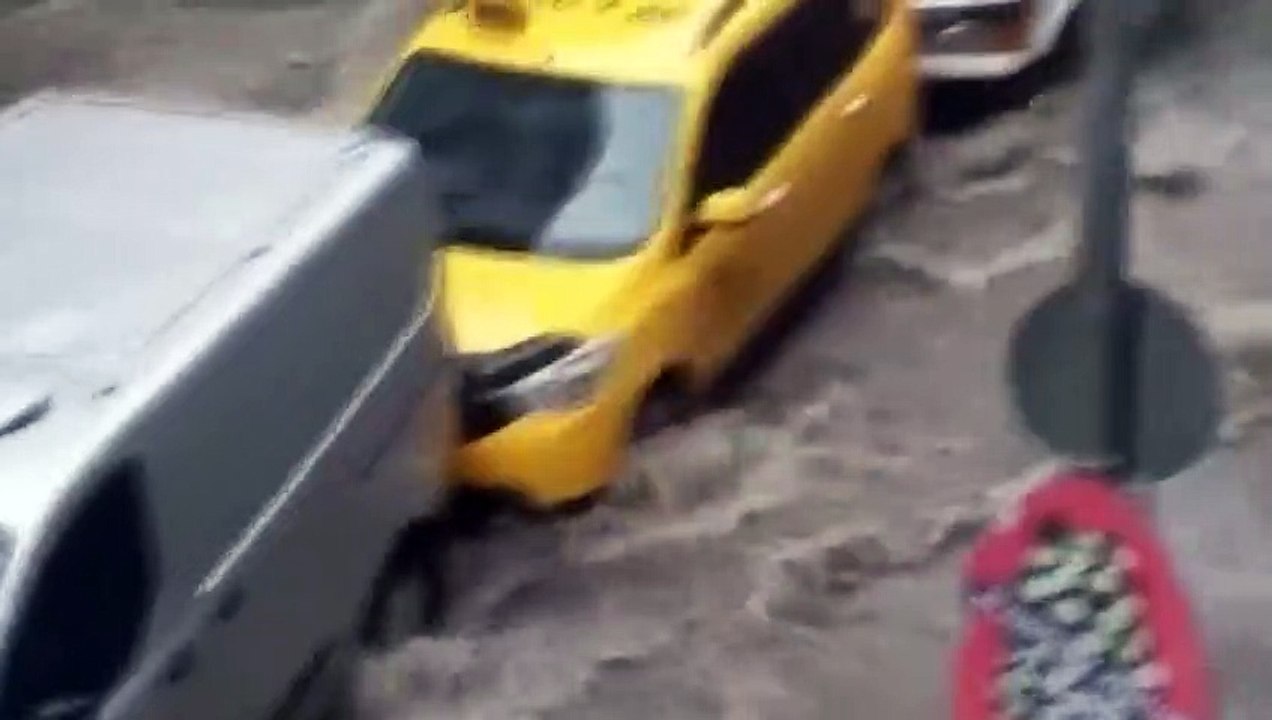 Turkey now! Monstrous scenes of chaos in flooded Istanbul!