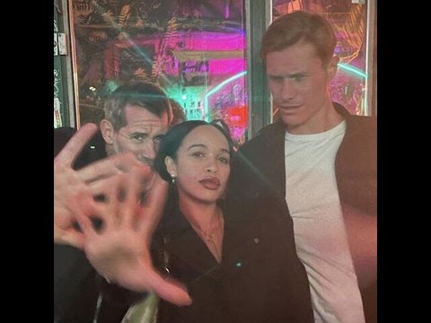 PHOTOS – Jalil Lespert : soirée, chicha, amis… Loin de Laeticia, il s'éclate à...