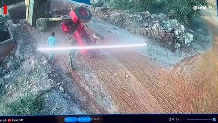 अलवर: अवैध खनन करते हुए बाल बाल बचा खनन माफिया, वीडियो हुआ वायरल