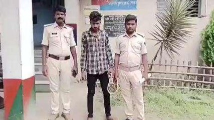 अररिया: ट्रांसफार्मर संरचना चोरी करते चोर को रंगे हाथ बाइक के साथ पकड़ा, देखिए