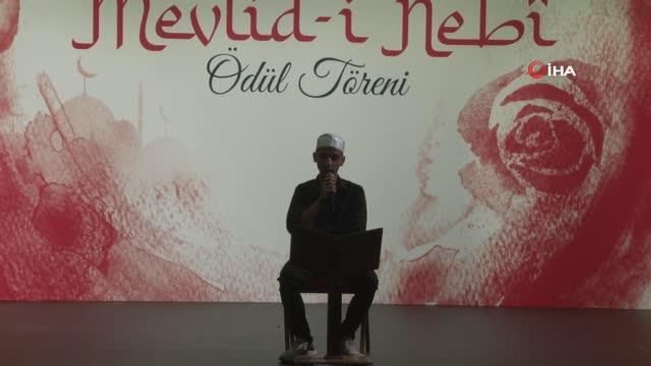 Esenler'de düzenlenen Mevlid-i Nebi yarışmalarında ödüller sahiplerini buldu