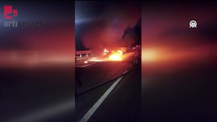 Kamyonetle çarpışan otomobil yandı: 1 ölü, 2 yaralı