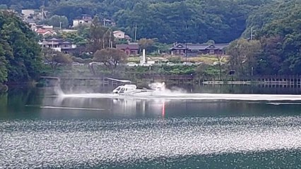 산불 진화 훈련하던 헬기 포천 저수지에 추락...조종사 숨져 / YTN
