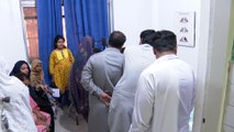 الجزيرة ترصد الأوضاع في باكستان جراء انتشار عدوى فيروسية