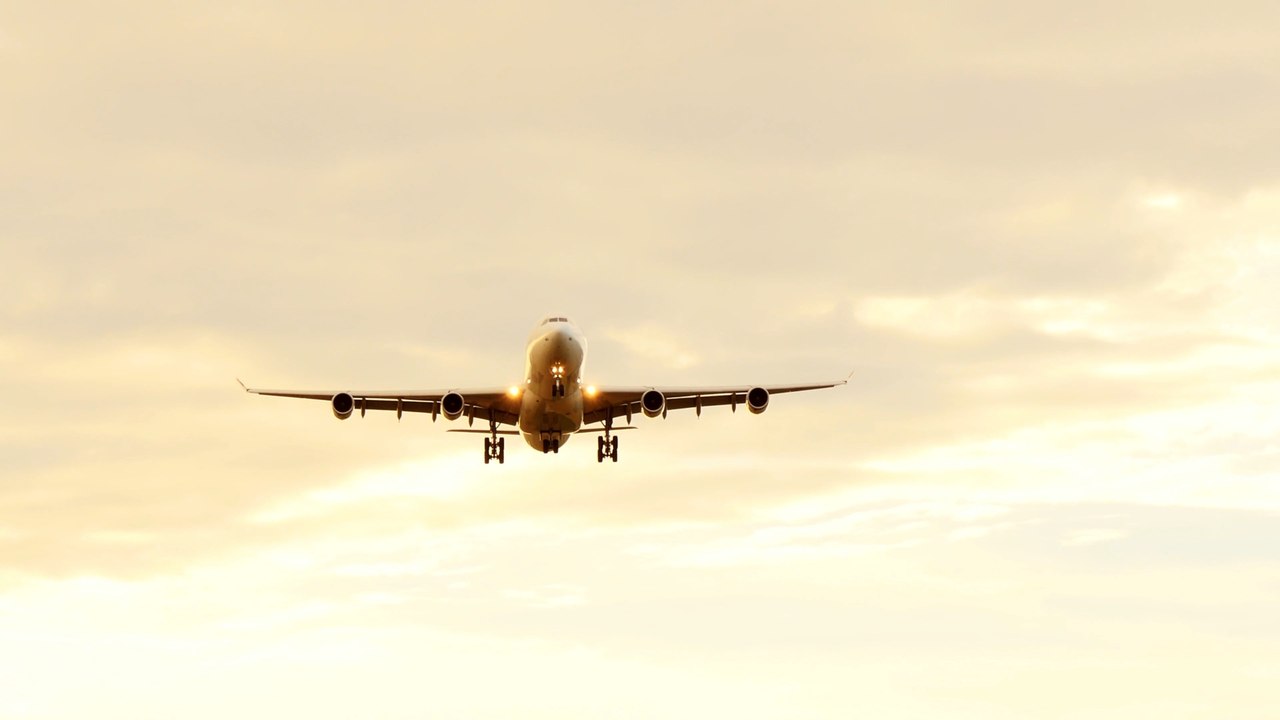 Travel: Gatwick Airport to extend flight limit