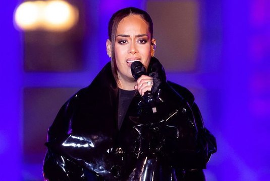 « The Voice » : voici qui va remplacer Amel Bent dans la prochaine saison