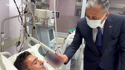 Cumhurbaşkanı Erdoğan terör saldırısında yaralanan polisle görüştü