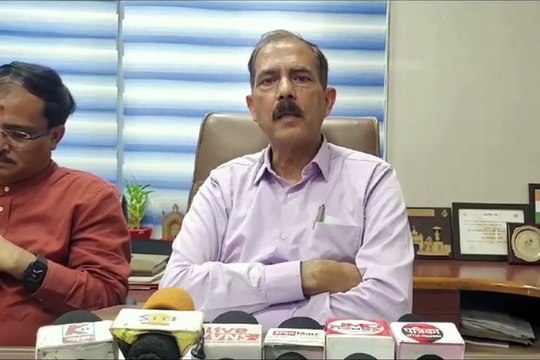 वाराणसी में रहस्यमयी बुखार का कहर, जोड़ों में दे रहा दर्द, राज्य स्तरीय टीम जांच के लिए पहुंची