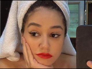 Léna Situations lynchée par les internautes : La star fait ses adieux à Twitter