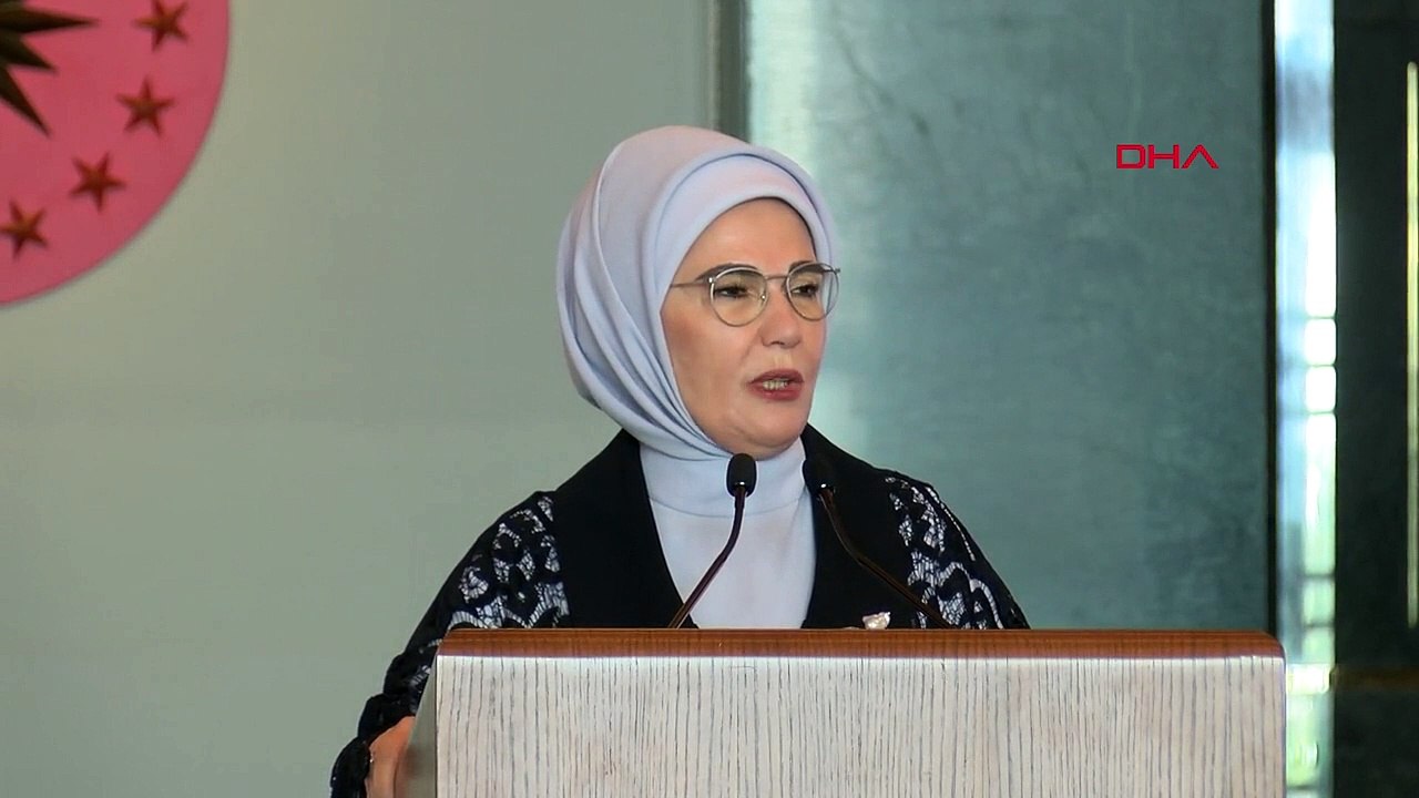 Première Dame Erdoğan : 25 bébés touchés par le tremblement de terre attendent leur famille d'accueil