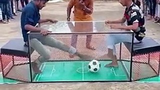 Ils font un match de foot 1 Vs 1 totalement hallucinant (Vidéo) !