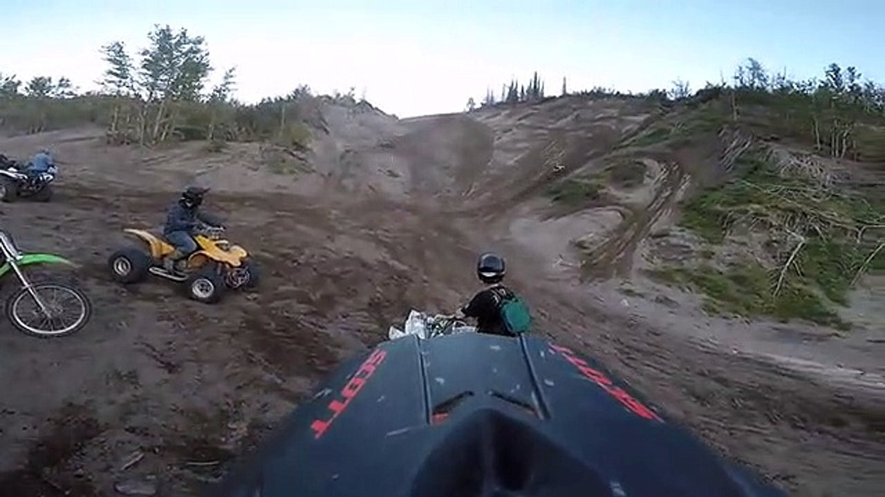 Arreter un quad qui chute d'une colline : fail