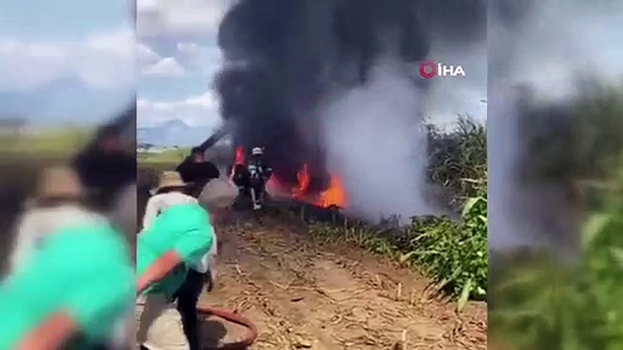 Ensileuse et tracteur transformés en boule de feu, les ouvriers s'en sortent de justesse