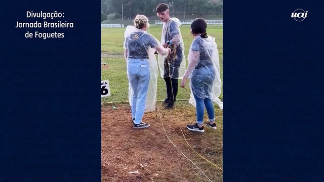 Com foguete de plástico, mineiros vencem Jornada Brasileira de Foguetes