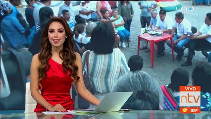 Gobernación se reúne con padres de familias que bloquean el oncológico