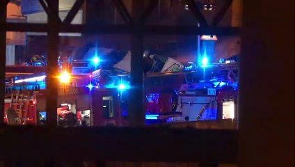 Incidente a Mestre, auto precipitato: morti e feriti. Il video dei soccorsi