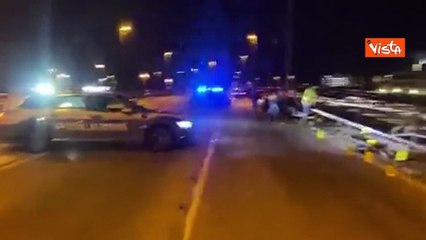 Pullman cade da cavalcavia a Mestre. 21 morti. Polizia sul posto