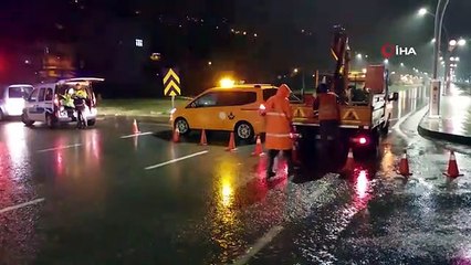 Rize'de şiddetli yağışlar sonrası yol çöktü