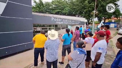 Temen que pastor violador sea liberado; padres de víctimas se plantan en juzgado de Minatitlán