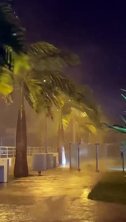  La Guadeloupe est en alerte maximale en raison de la tempête Philippe qui a généré jusqu'à 300mm de pluies en 24h, provoquant de graves inondations.  Intempéries prévues jusqu’à cette nuit.