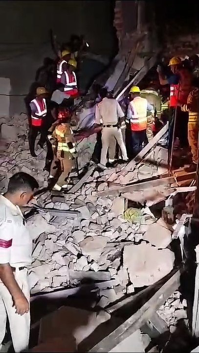 One dead due building collapse near Mahavir Bha...