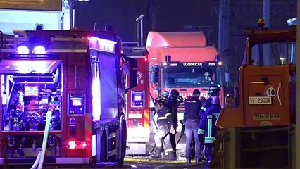 Il recupero della carcassa del bus