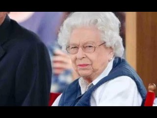 J'adore ça en français!' La reine aux yeux d'aigle renvoie le menu royal si le chef fait des erreurs