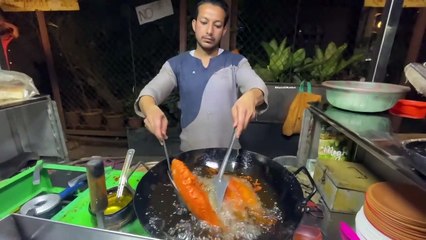 Скачать видео: Nashik's Famous Masala Fish Fry | Indian Street Food | Famous Fish Fry On Street | Street Foods #food #streetfood #foodlover #foodies #asmr #tasty #spicy #fish