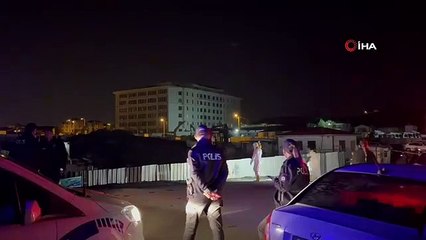 3 corps d'enfants ont été retrouvés sur un chantier de construction de la rue Sancaktepe Gülpembe, les équipes poursuivent leur travail.