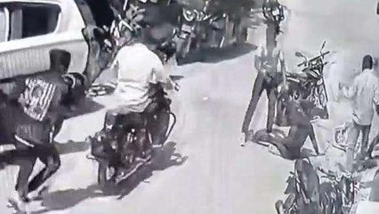 उज्जैन: सूअर पालको का उत्पाद, ठेकेदार के साथ मारपीट का वीडियो वायरल