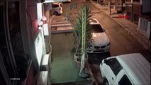 Eyüpsultan'da otomobilin hayalet ekranını çalmaya çalışan şüpheli alarma takıldı