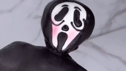 'What's your favorite scary treat?' - Strawberry enthusiast's spook-tacular 'Ghostface' treat is a must-have!