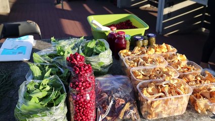 Jesienny wtorek na targu w Szczecinku