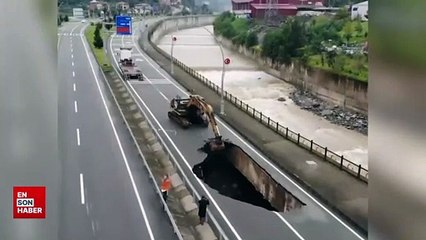 Download Video: Doğu Karadeniz'de sağanak yağış: Güneysu-Rize kara yolu son 3 yılda 3'üncü kez çöktü