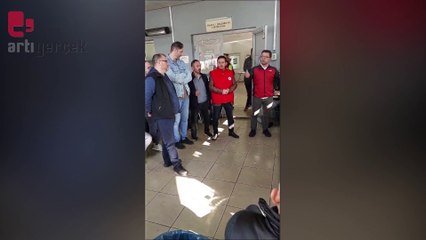 Kendilerini fabrikaya kapatan Bekaert işçilerine yemek verilmedi