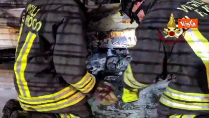 Tragedia Mestre, il sollevamento del pullman dopo l'incidente