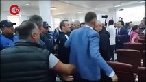 Belediye meclisi karıştı MHP’li üye CHP’li üyenin burnunu kırdı!