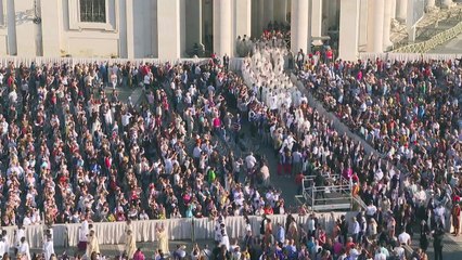 Pope opens Church meeting amid tensions with conservatives